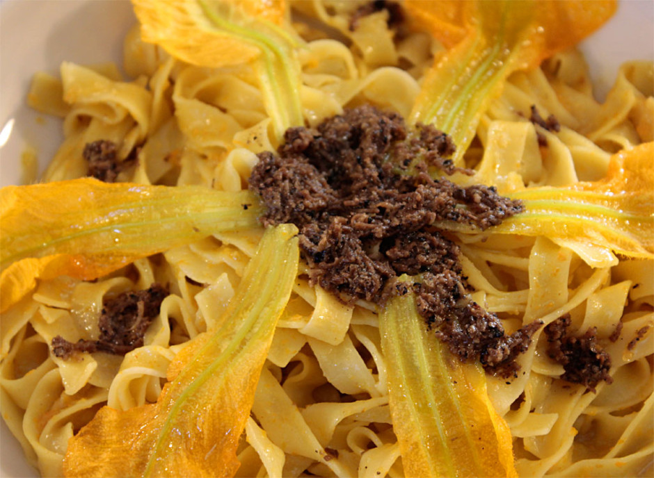 Fettucine fiori zucca tartufo